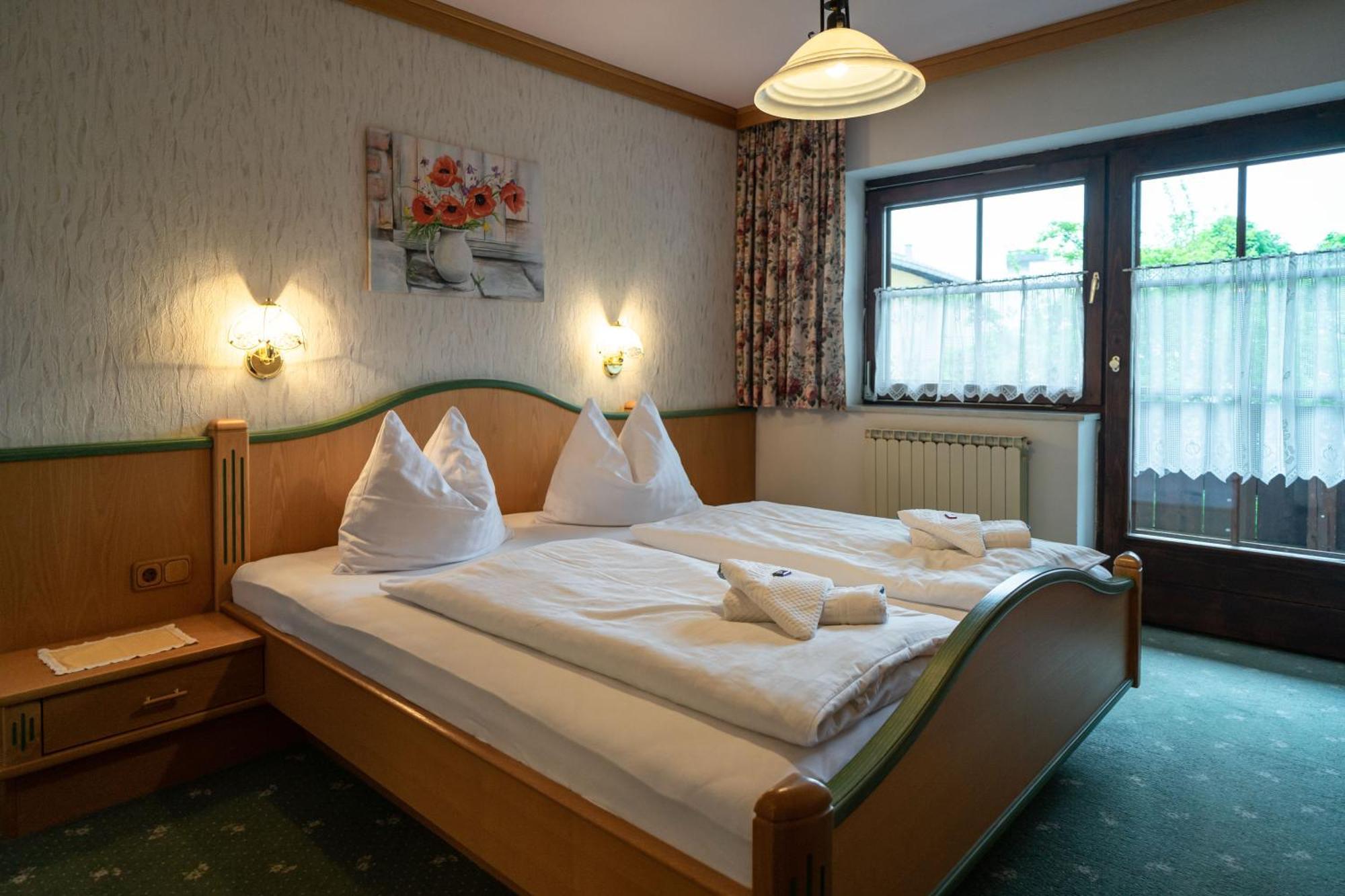 Bed and Breakfast Der Bräuschmied Lofer Exterior foto